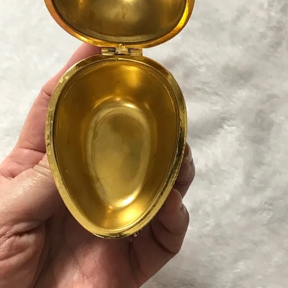 Designed By Shibata Japan Porcelain Hand Painted Egg Shaped Hinged Trinket Box - Picture 11 of 13